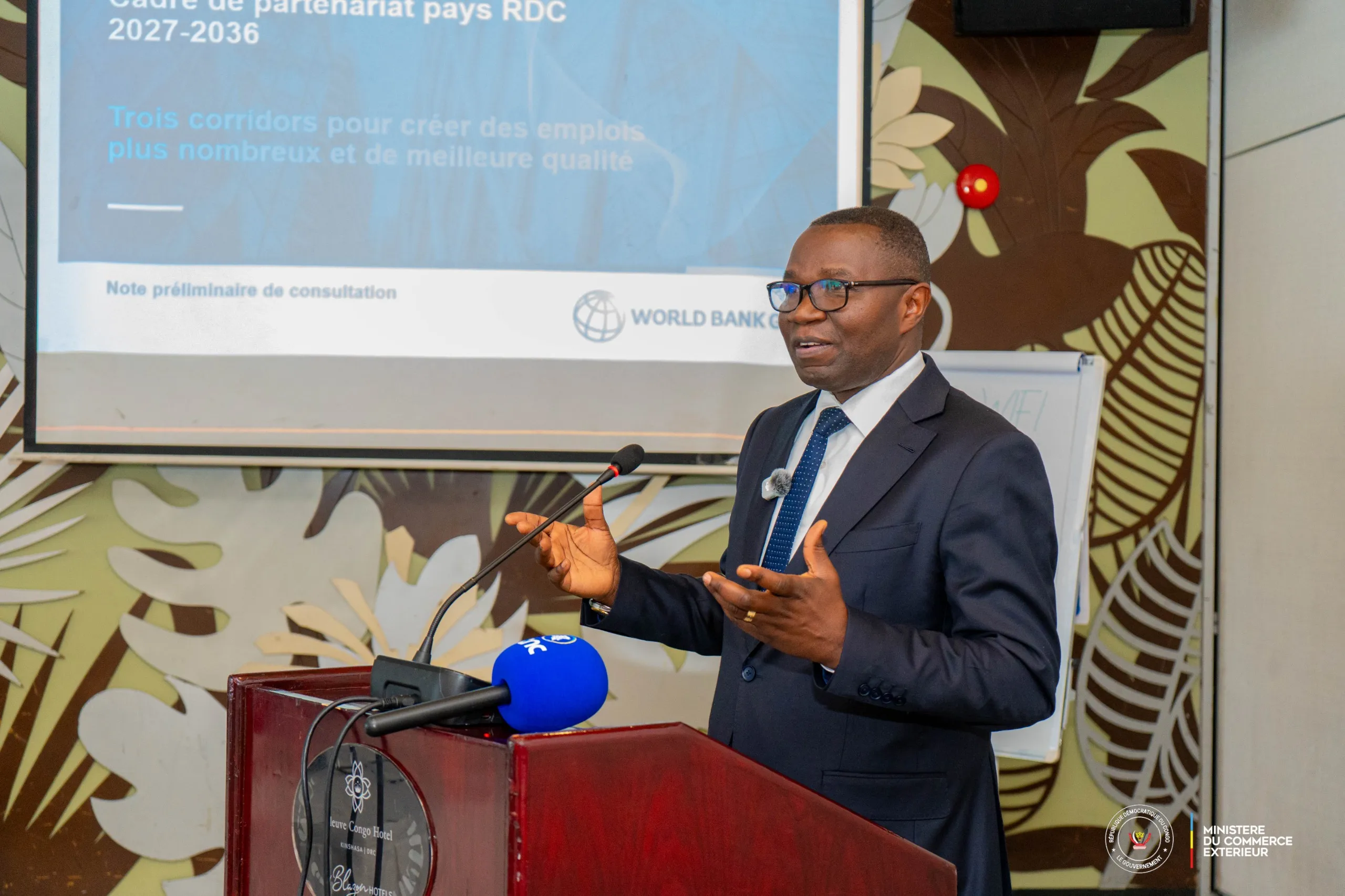 COOPÉRATION RDC-BANQUE MONDIALE :  ATELIER DE DIALOGUE AVEC LES SECTEURS DES TRANSPORTS  ET DU COMMERCE EXTÉRIEUR  DANS LE CADRE DE PRÉPARATION DU CADRE DE PARTENARIAT PAYS DE LA BANQUE MONDIALE POUR LA PÉRIODE 2027- 2036